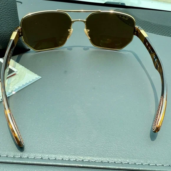 Ray-Ban Polarized Sunglasses with Case - Picture 3 of 6